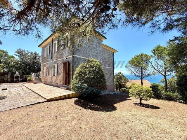 Vendesi villa singola a Rosignano Marittimo via Tevere, Castiglioncello