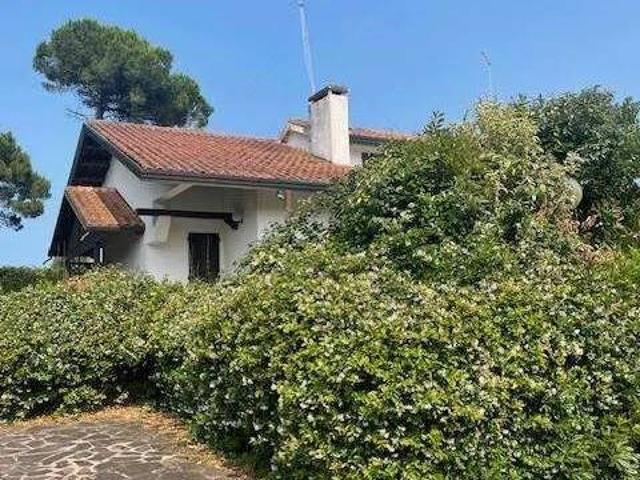 Vendesi villa singola a Rosolina, Isola Albarella
