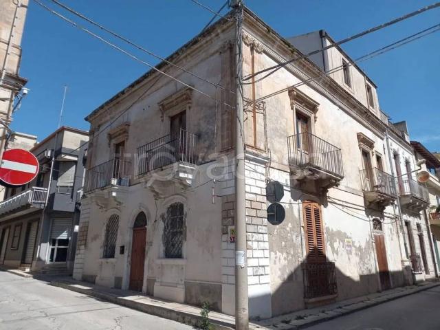 Vendesi villa singola a Rosolini
