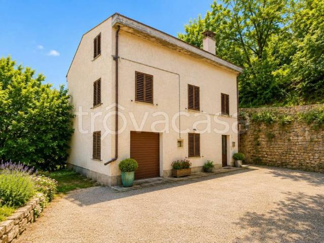 Vendesi villa singola a Rosora