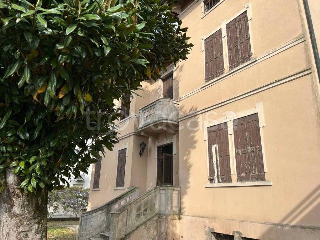 Vendesi villa singola a Rovigo viale Tre Martiri