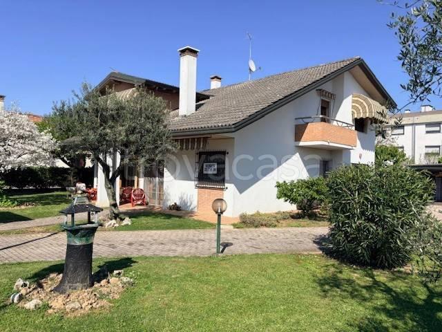 Vendesi villa singola a Scorzè via Liguria