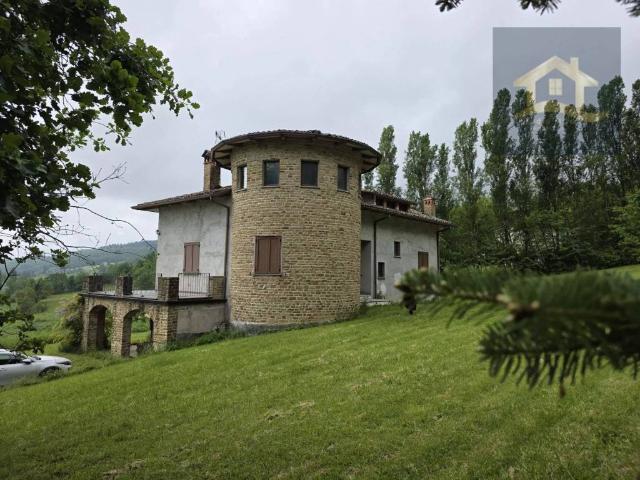 Vendesi villa singola a Scurano, Neviano degli Arduini