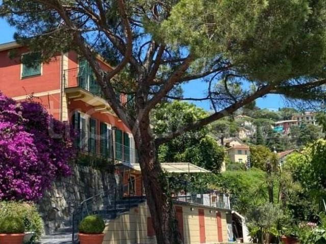 Vendesi villa singola a Santa Margherita Ligure via Romana