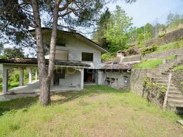 Vendesi villa singola a Santo Stefano Belbo