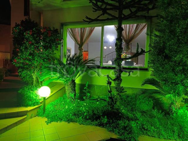 Vendesi villa singola a San Cipriano d'Aversa