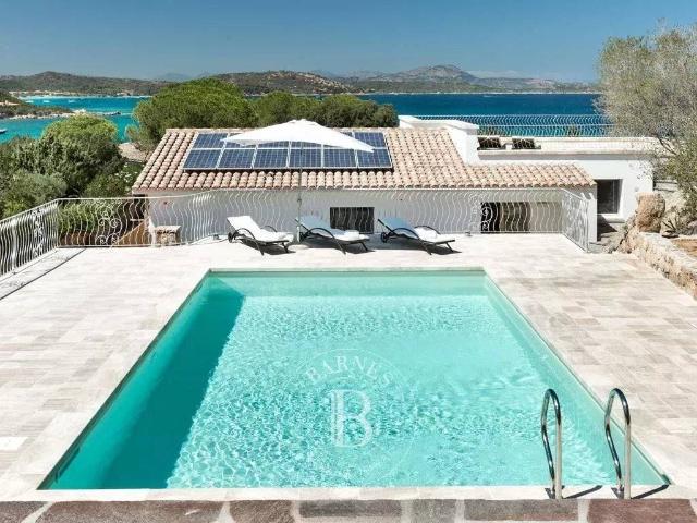 Vendesi villa singola a San Teodoro