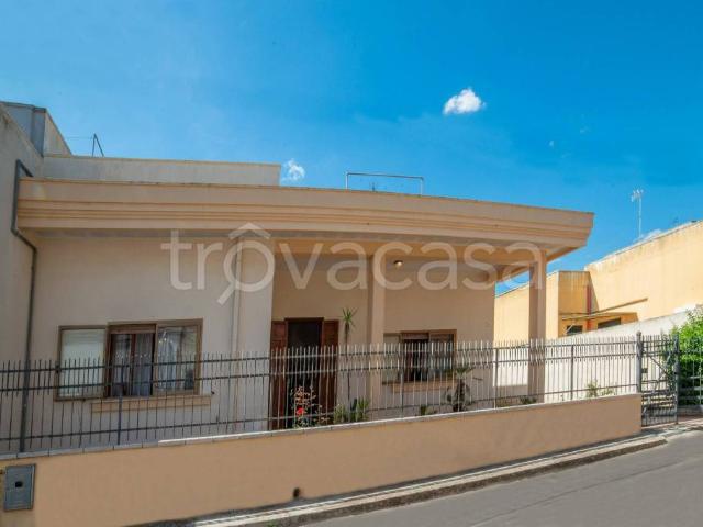 Vendesi villa singola a Salve via Serracca, 19