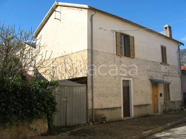 Vendesi villa singola a Salle