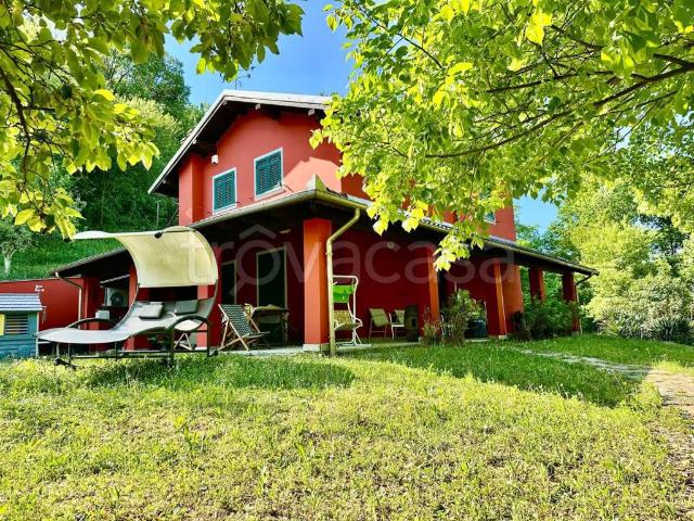 Vendesi villa singola a Stazzano