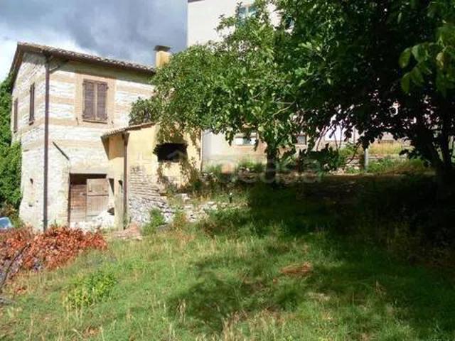 Vendesi villa singola a Sassoferrato