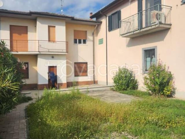 Vendesi villa singola a Senna Lodigiana