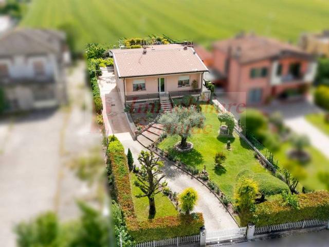 Vendesi villa singola a Sermide e Felonica via Eugenio Curiel
