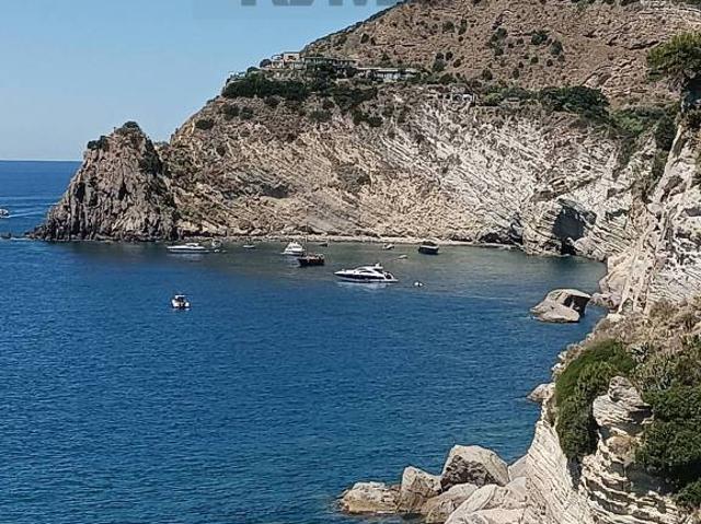 Vendesi villa singola a Serrara Fontana, Sant'angelo