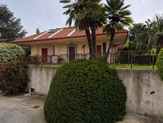 Vendesi villa singola a Settingiano via Principe