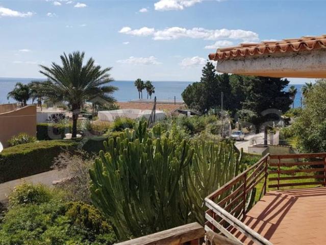 Vendesi villa singola a Siracusa, Fontane Bianche