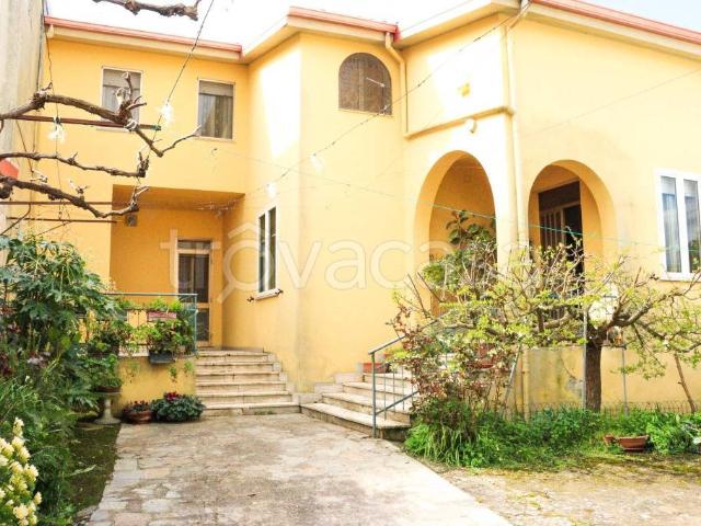 Vendesi villa singola a Siurgus Donigala via Roma, 163
