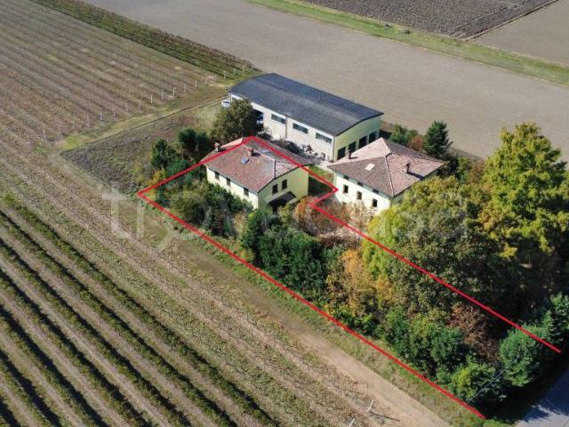 Vendesi villa singola a Soliera via Magnavacca