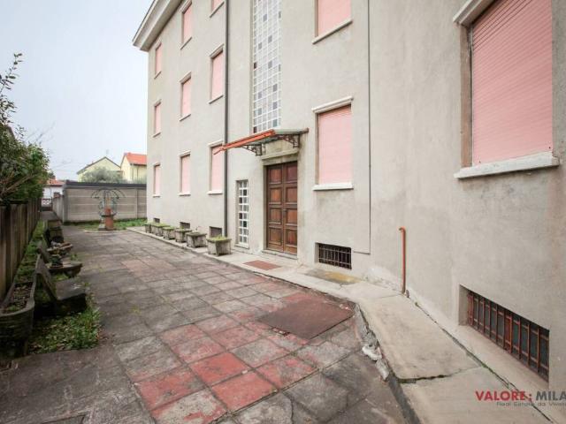 Vendesi villa singola a Sovico viale Monza, 58