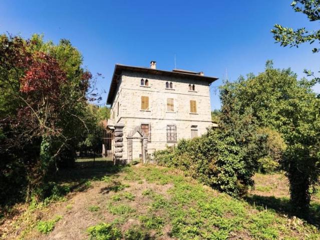Vendesi villa singola a Strevi