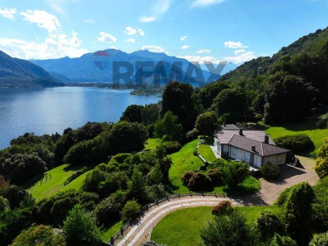 Vendesi villa singola a Suna, Verbania