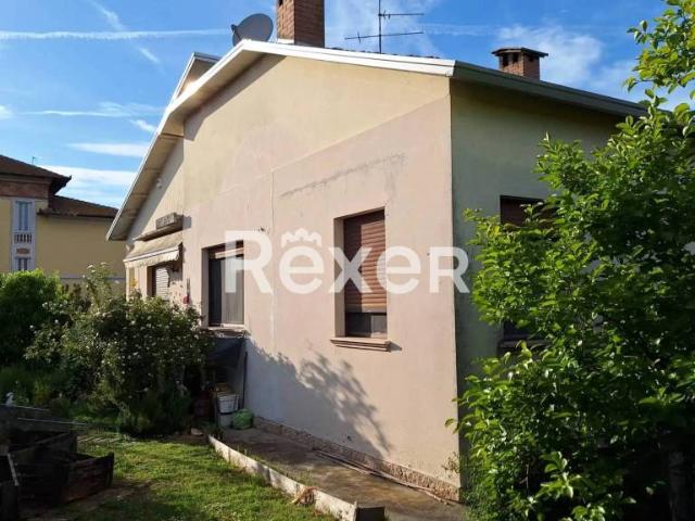 Vendesi villa singola a Suzzara strada Zara Zanetta