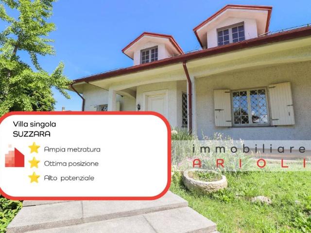 Vendesi villa singola a Suzzara