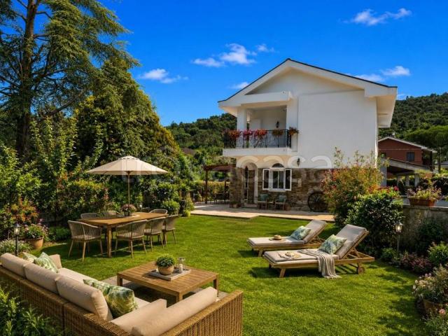Vendesi villa singola ad Ameglia via c. A. Fabbricotti, Bocca Di Magra