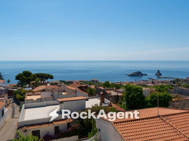 Vendesi villa singola ad Aci Catena via Vampolieri, 31