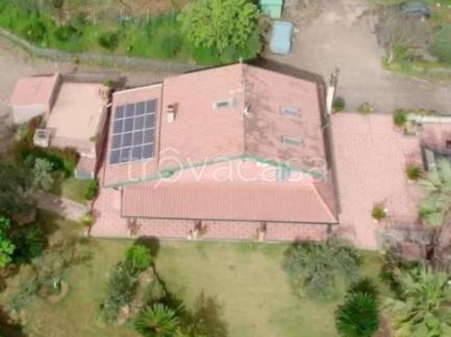 Vendesi villa singola ad Acireale via caccamo