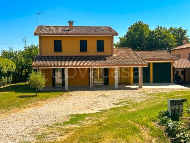 Vendesi villa singola ad Adria