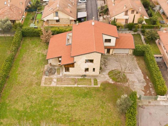 Vendesi villa singola ad Adro via s. Gioacchino, 1
