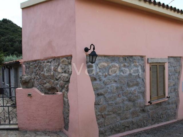 Vendesi villa singola ad Aglientu