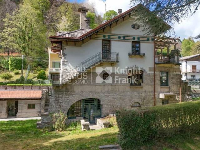 Vendesi villa singola ad Alta Valle Intelvi viale Poletti, 10