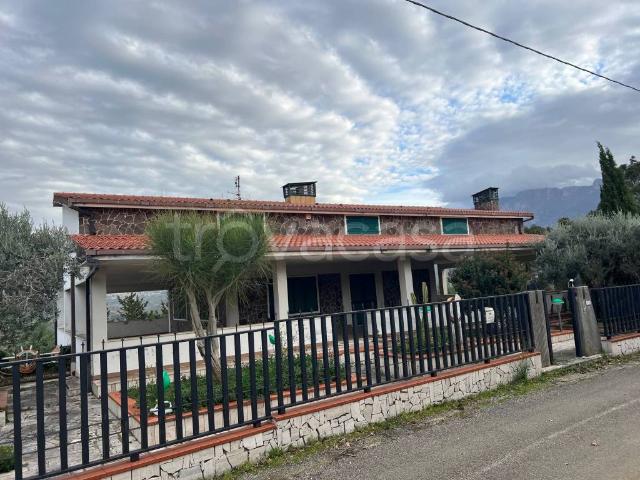 Vendesi villa singola ad Altavilla Silentina