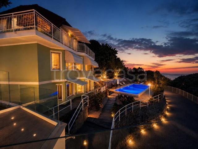 Vendesi villa singola ad Alassio via Privata Cazulini