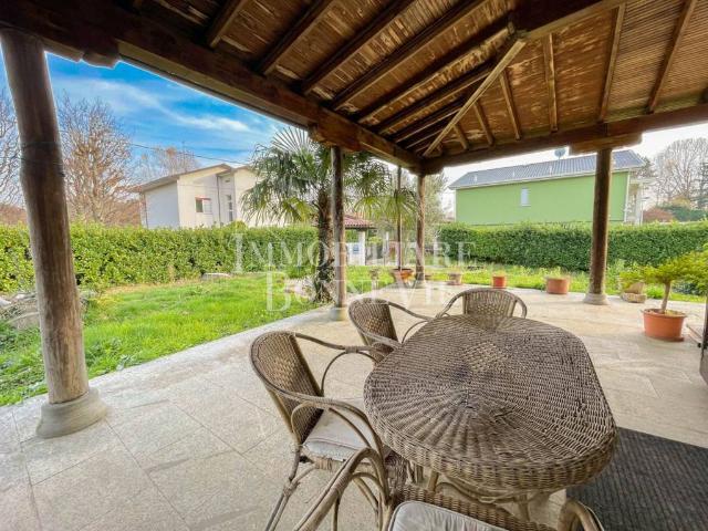 Vendesi villa singola ad Appiano Gentile via Varese