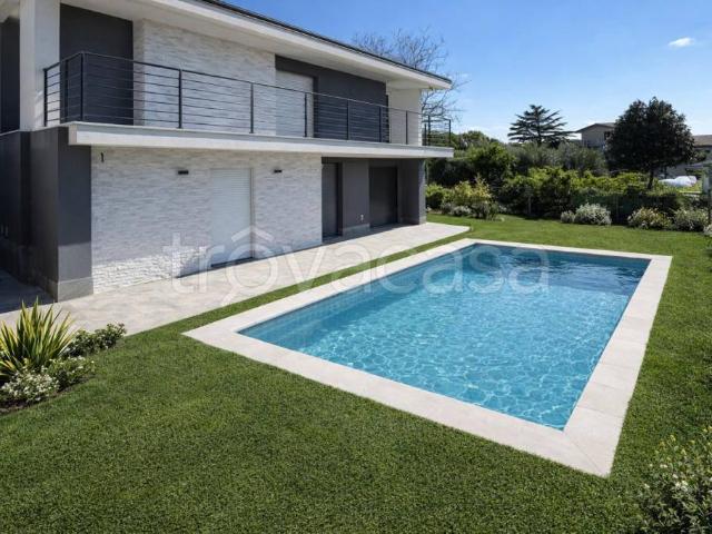 Vendesi villa singola ad Aprilia via della Collina, Vallelata