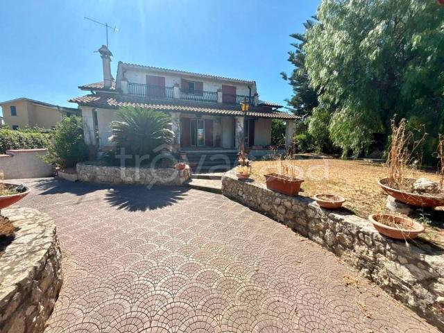 Vendesi villa singola ad Ardea via Alghero, Nuova Florida