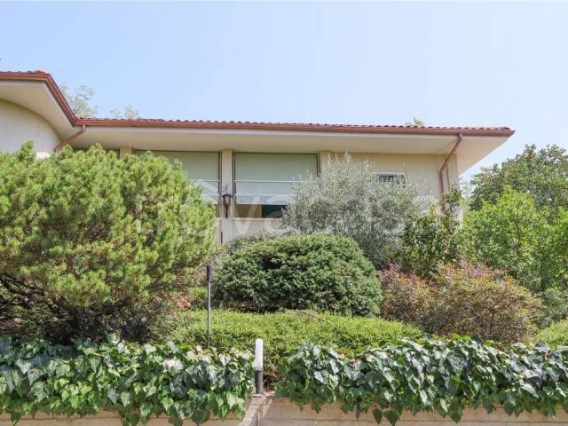 Vendesi villa singola ad Arignano via del Lago, 3