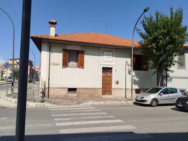 Vendesi villa singola ad Avezzano via Monte Velino, 1