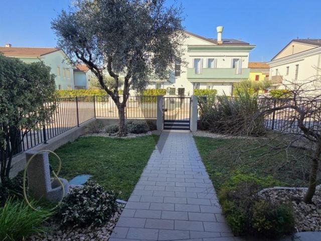 Vendesi villa/villetta a Camponogara via Napoli 17