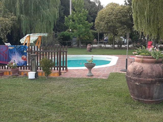 Vendesi villa/villetta a Riparbella
