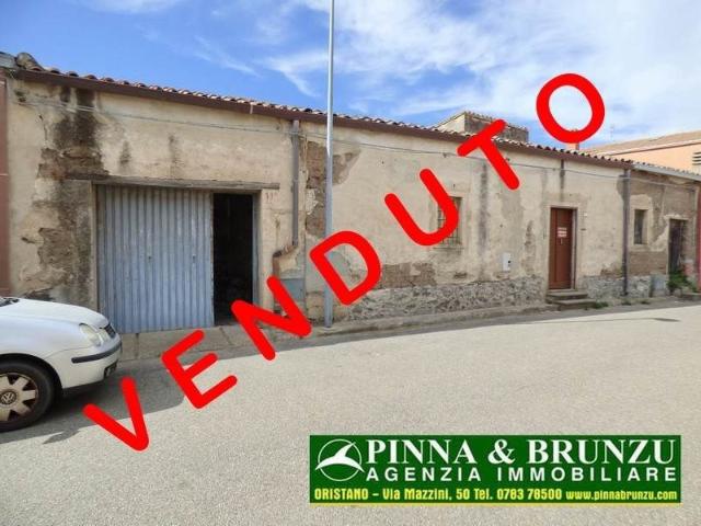 Vendesi villa/villetta a San Vero Milis via garibaldi 23