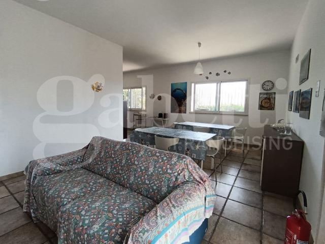 Vendesi villa/villetta a Siracusa