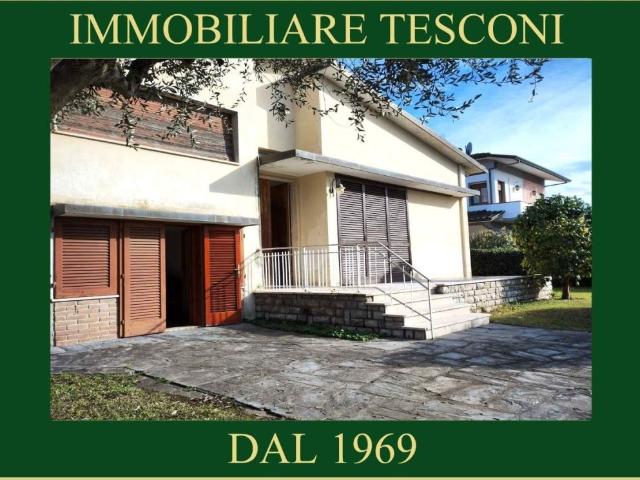 Vendesi villetta a Pietrasanta