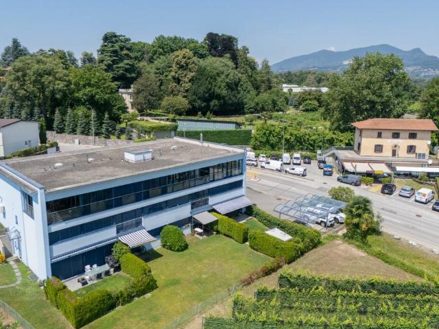 Vendiamo grande appartamento 5.5 locali al secondo piano