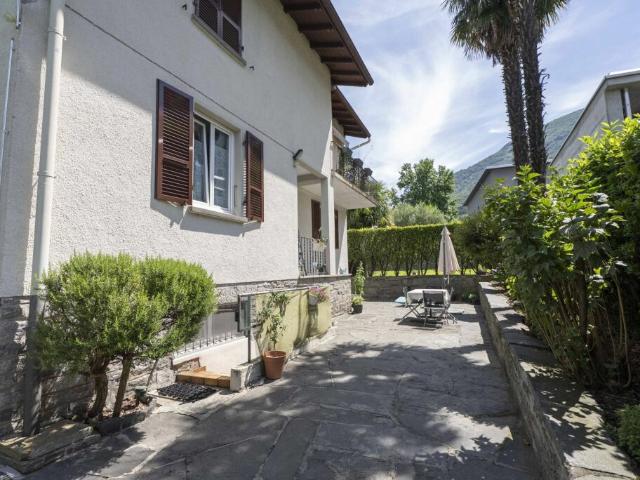 Vendiamo interessante casa a Camorino