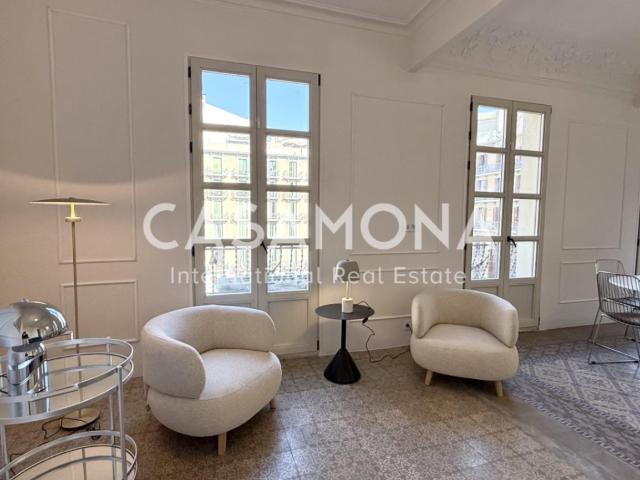 Vendido Este elegante apartamento, totalmente renovado, comb. 104m² Barcelona
