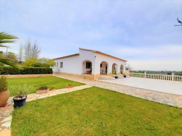 Vendido. Hermosa finca auténtica rodeada de naturaleza y muy. 355m² La Xara